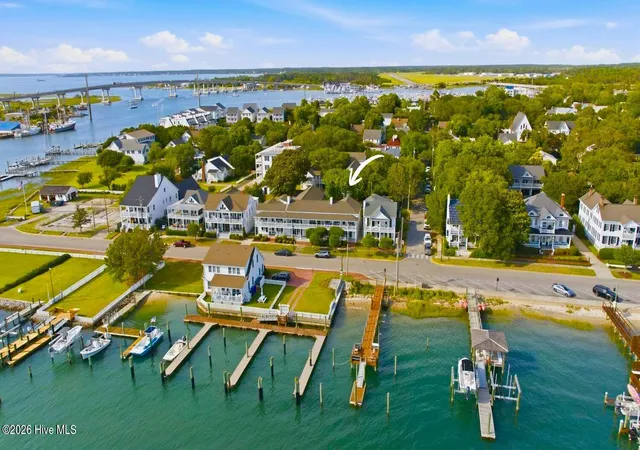 Photo 3 of Townhouse for sale at 125 Front St, Beaufort, NC 28516 | MLS# 100587872 | Listing updated on 2026-09-28