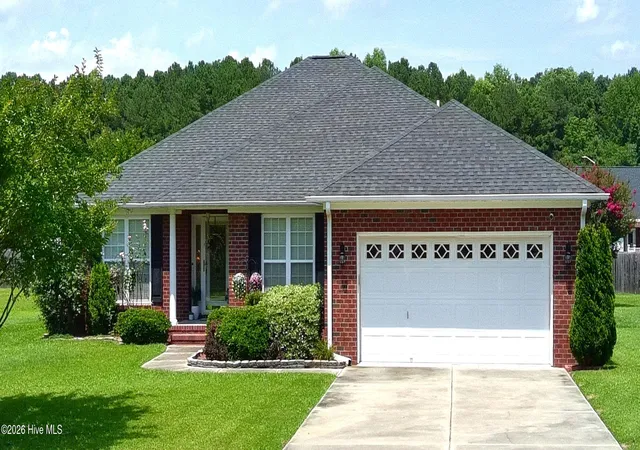 Photo 2 of Single family home for sale at 129 Hidden Pond Dr, New Bern, NC 28562 | MLS# 100587309 | Listing updated on 2026-09-18