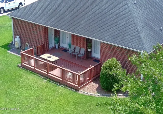 Photo 4 of Single family home for sale at 129 Hidden Pond Dr, New Bern, NC 28562 | MLS# 100587309 | Listing updated on 2026-09-18