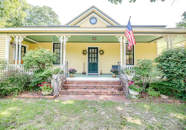 Photo 1 of Single family home for sale at 524 Carthage St, Cameron, NC 28326 | MLS# 100585903 | Listing updated on 2026-08-19