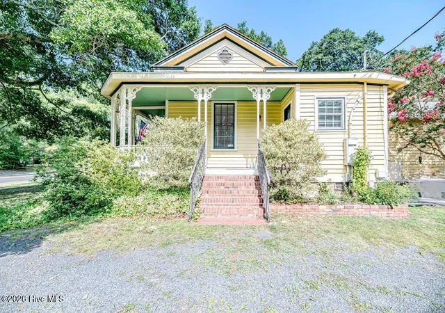 Photo 3 of Single family home for sale at 524 Carthage St, Cameron, NC 28326 | MLS# 100585903 | Listing updated on 2026-08-19