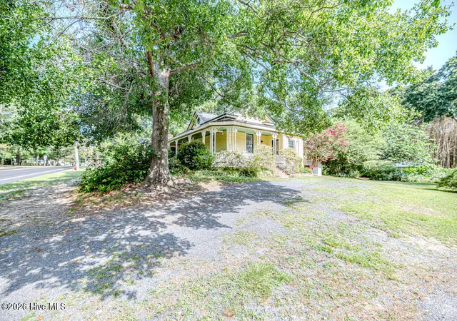 Photo 4 of Single family home for sale at 524 Carthage St, Cameron, NC 28326 | MLS# 100585903 | Listing updated on 2026-08-19