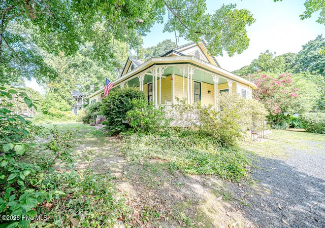 Photo 5 of Single family home for sale at 524 Carthage St, Cameron, NC 28326 | MLS# 100585903 | Listing updated on 2026-08-19