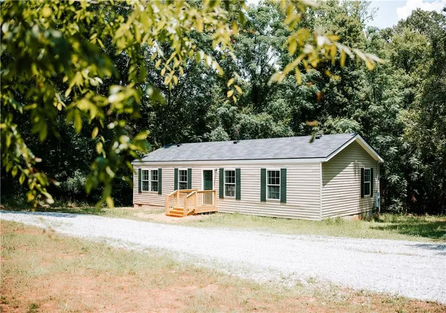 Homes for sale in Buckhead, GA | 1760 Cedar Grove Rd, Buckhead, GA 30625 | MLS# CL359374