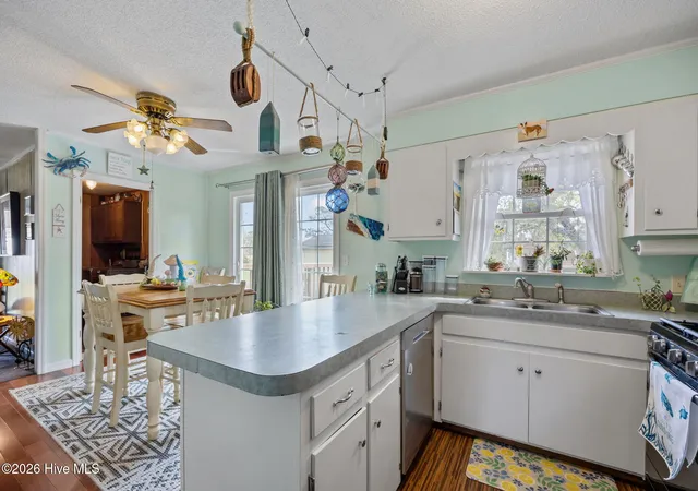 3rd image of 458 Bayview Dr, Harkers Island, NC 28531 | MLS# 100563120