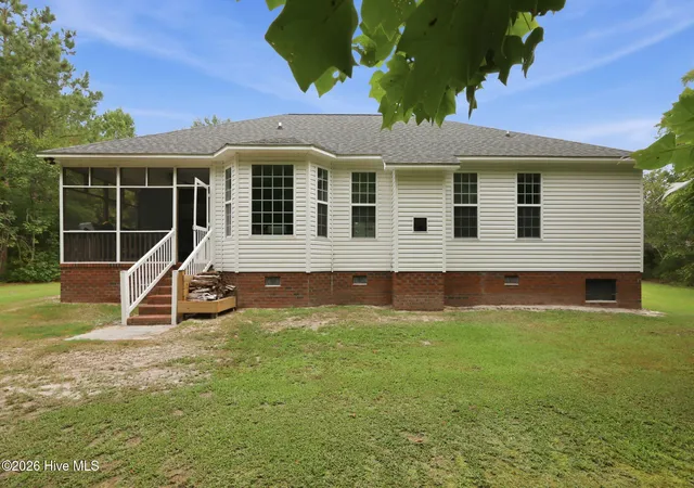 Photo 5 of Single family home for sale at 151 York St, Washington, NC 27889 | MLS# 100599668 | Listing updated on 2026-09-04
