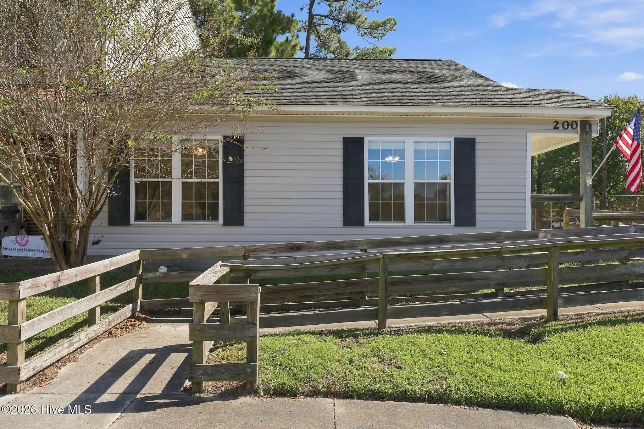Townhouse for sale at 200 Palace Cir, Jacksonville, NC 28546 | MLS# 100612374
