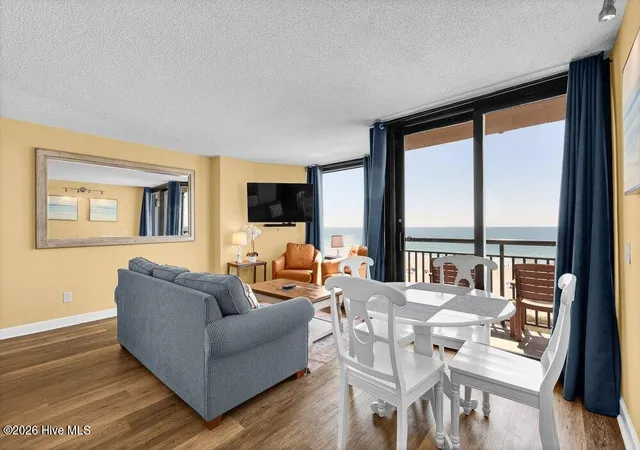 Listing Photo 5 - Condo for sale in building located at 2700 N Lumina Ave, Wrightsville Beach, NC 28480 - Unit #Unit 817