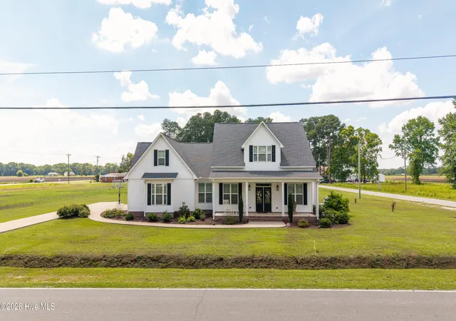 Homes for sale in Newton Grove, NC | 111 N Church St, Newton Grove, NC 28366 | MLS# 100579047