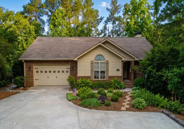 Homes for sale in Mc Cormick, SC | 307 Superior Cvs, Mc Cormick, SC 29835 | MLS# 98254208