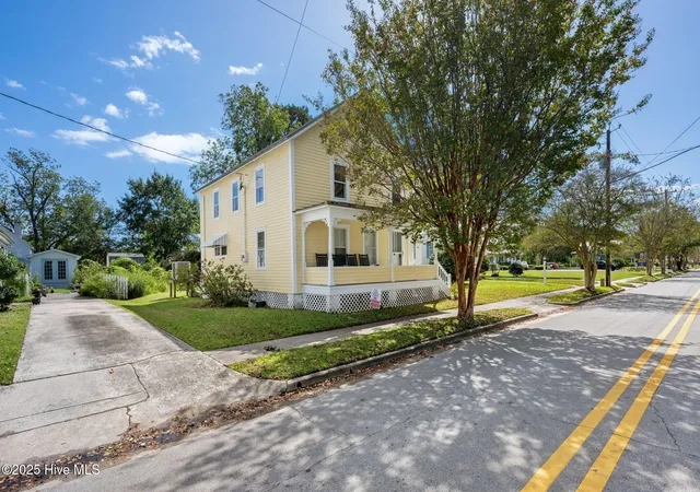 Photo 1 of Single family home for sale at 506 Broad St, Oriental, NC 28571 | MLS# 100558951 | Listing updated on 2026-08-31