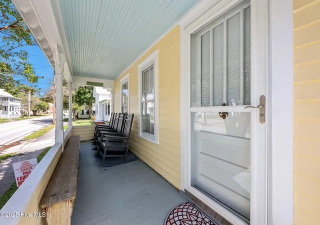 Photo 2 of Single family home for sale at 506 Broad St, Oriental, NC 28571 | MLS# 100558951 | Listing updated on 2026-08-31