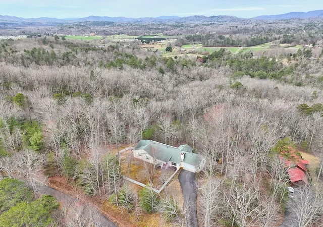 Photo 2 of Single family home for sale at 368 Sierra Springs Dr, Murphy, NC 28906 | MLS# 98544577 | Listing updated on 2026-10-05