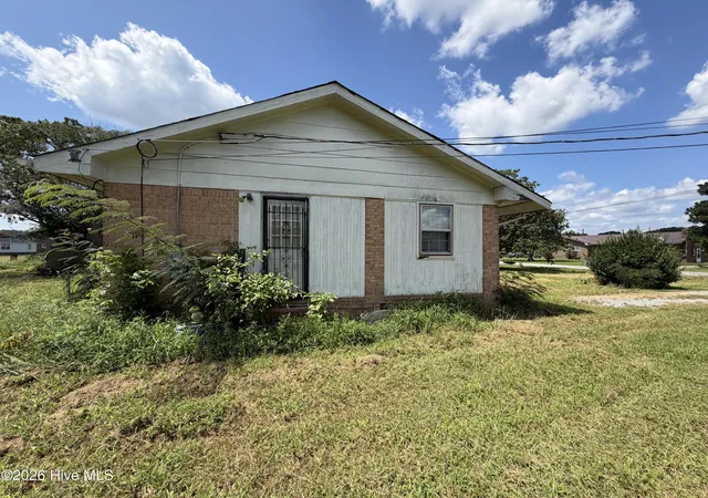Photo 3 of Single family home for sale at 412 Drew Ave, Rich Square, NC 27869 | MLS# 100600094 | Listing updated on 2026-08-31