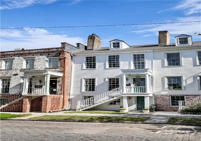 Homes for sale in Savannah, GA | 112 W Taylor St, Savannah, GA 31401 | MLS# SA339238