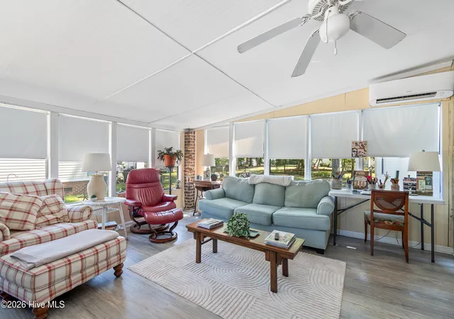 Homes for sale in Ocean Isle Beach, NC | 1585 Gate 2 Sw, Ocean Isle Beach, NC 28469 | MLS# 100586371