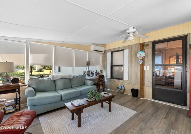 Homes for sale in Ocean Isle Beach, NC | 1585 Gate 2 Sw, Ocean Isle Beach, NC 28469 | MLS# 100586371