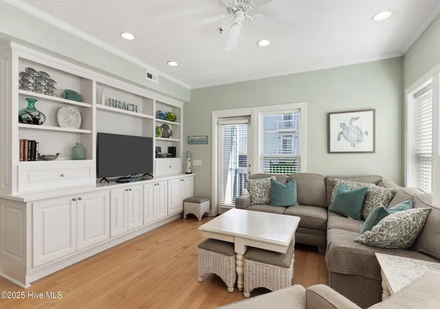5th image of 308 Carolina Bch Ave S, Carolina Beach, NC 28428
