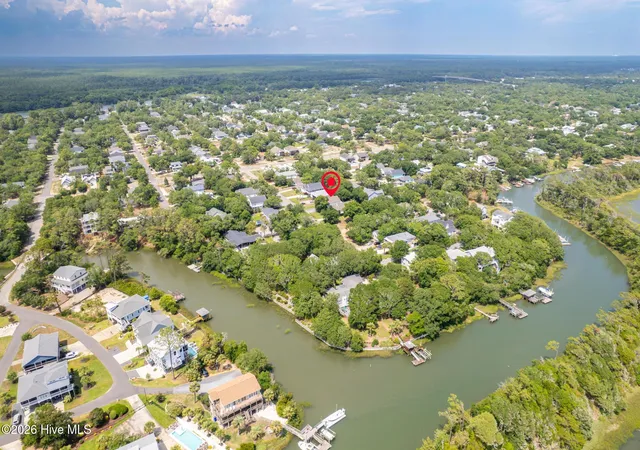 Photo 5 of Single family home for sale at 112 SW 13th Street, Oak Island, NC 28465 | MLS# 100587685 | Listing updated on 2026-08-19