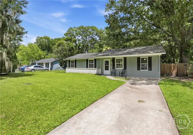Photo 3 of Single family home for sale at 5616 Jan St, Savannah, GA 31406 | MLS# SA359763 | Listing updated on 2026-08-19
