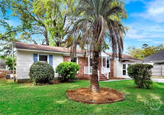 Homes for sale in Savannah, GA | 2356 E 42nd St, Savannah, GA 31404 | MLS# SA352403