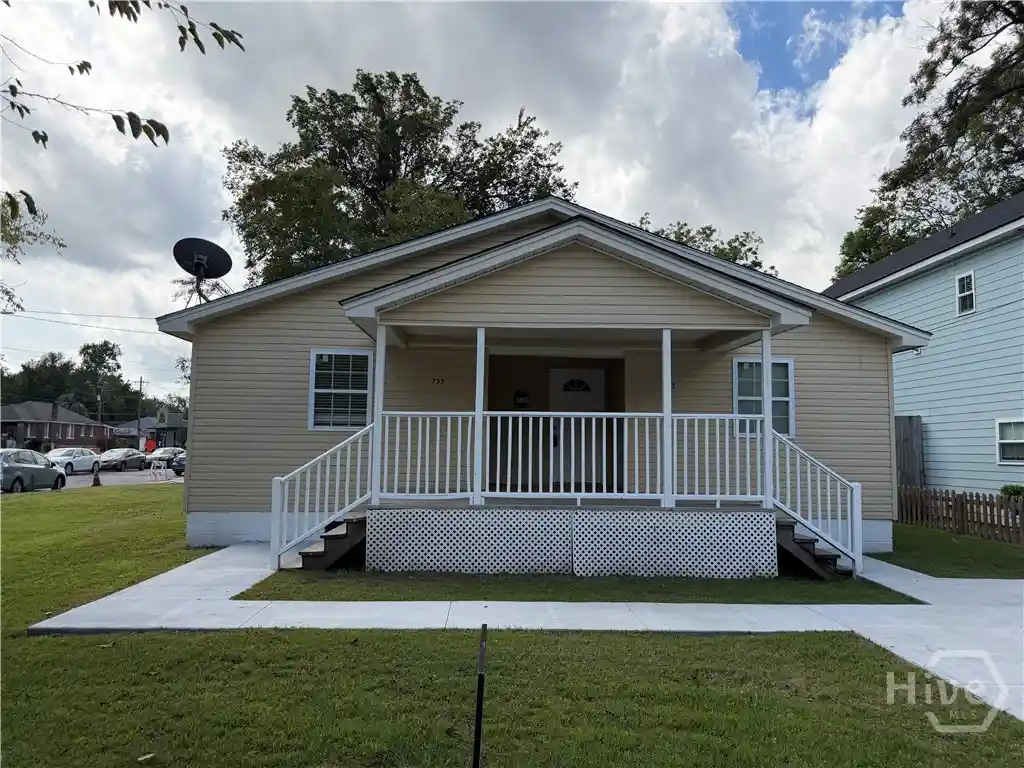 Photo 1 of Single family home for sale at 733 E Anderson St, Savannah, GA 31401 | MLS# SA365601 | Listing updated on 2026-10-06