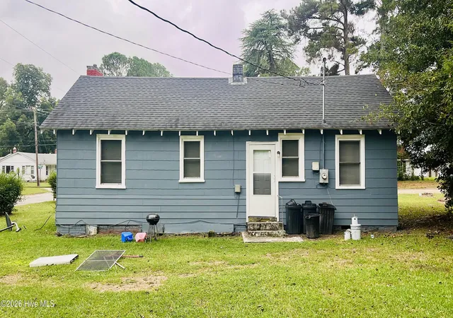 Photo 3 of Single family home for sale at 301 W 10th Street, Scotland Neck, NC 27874 | MLS# 100586895 | Listing updated on 2026-09-19