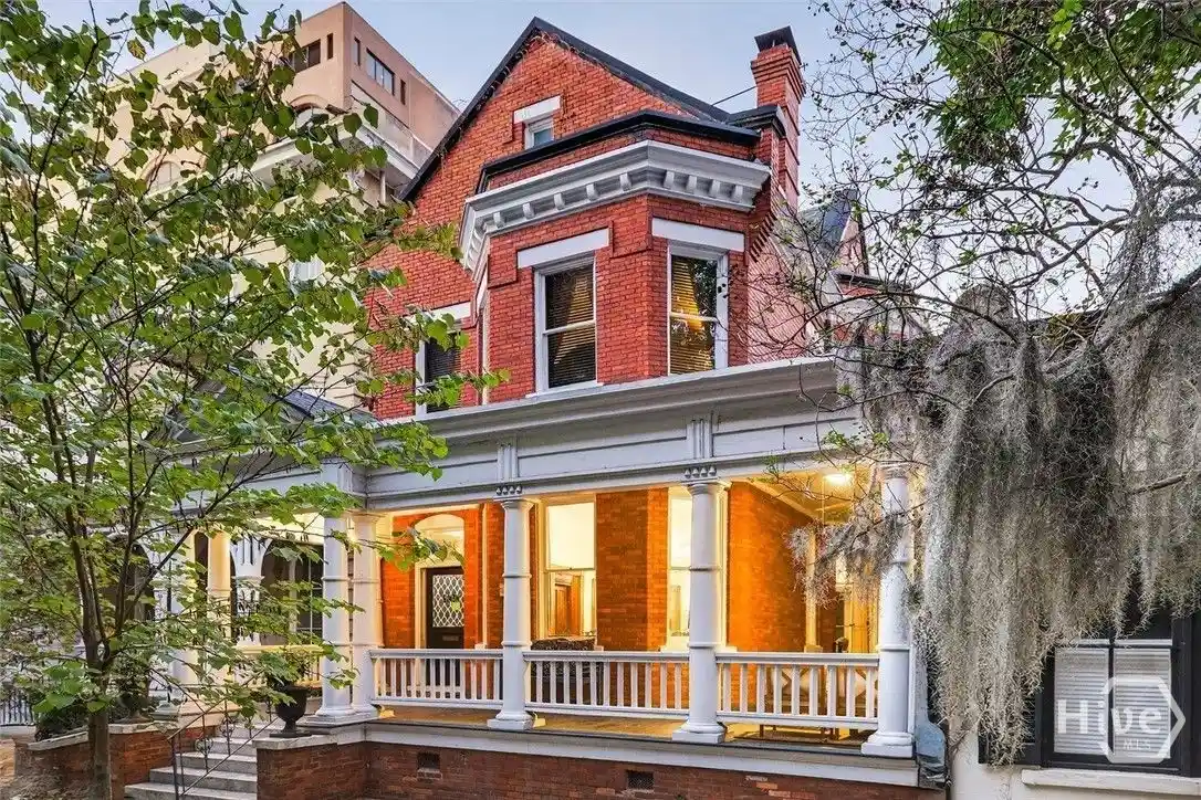 Photo 1 of Single family home for sale at 106 E Harris St, Savannah, GA 31401 | MLS# SA364824 | Listing updated on 2026-10-28