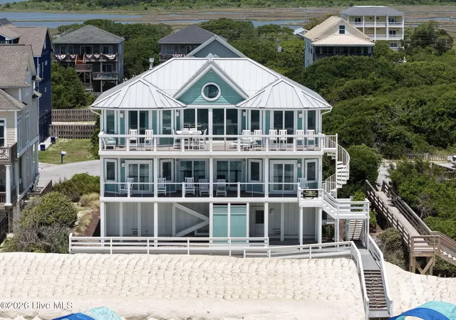 Homes for sale in N Topsail Beach, NC | 30 Porpoise Pl, N Topsail Beach, NC 28460 | MLS# 100508302