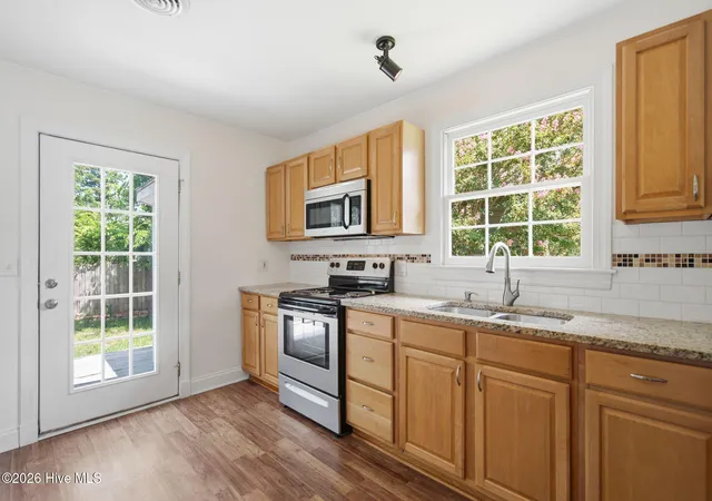 Photo 3 of Single family home for sale at 1923 Hudson Dr, Wilmington, NC 28403 | MLS# 100587162 | Listing updated on 2026-08-24