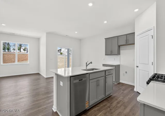 Photo 4 of Single family home for sale at 676 Wilder Bloom Path, Aberdeen, NC 28315 | MLS# 100574745 | Listing updated on 2026-09-14