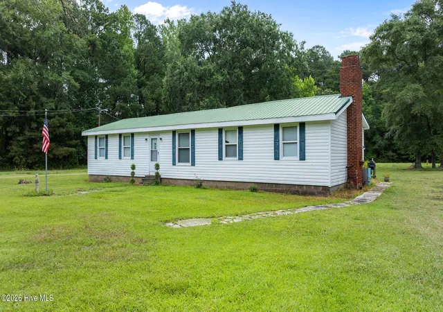 Photo 3 of Single family home for sale at 2240 Clay Btm School Rd, Chocowinity, NC 27817 | MLS# 100583869 | Listing updated on 2026-09-10