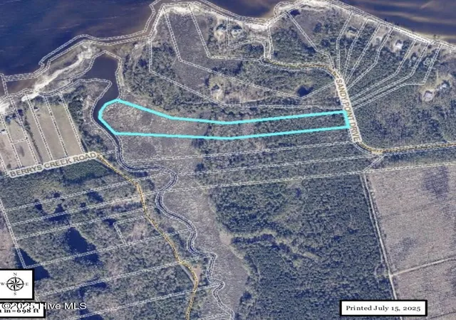 2nd image of 705 Sandy Point Dr, Beaufort, NC 28516 | MLS# 100571100