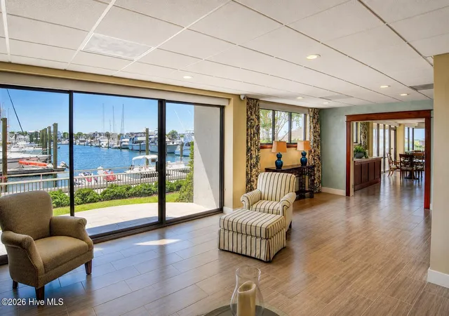2nd image of 322 Cswy Dr, Wrightsville Beach, NC 28480