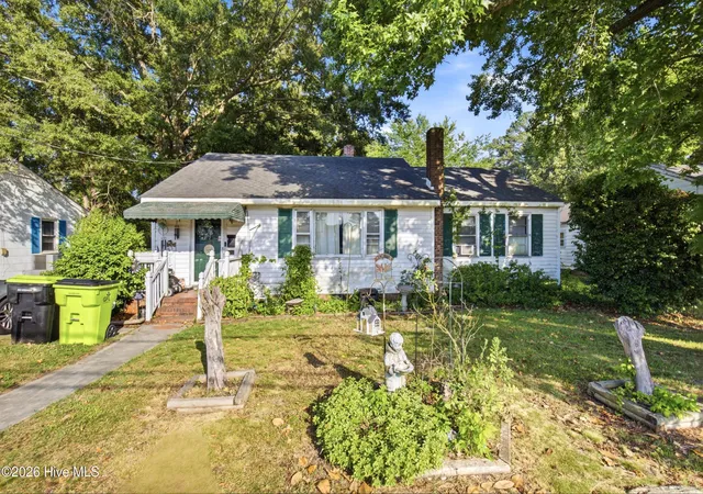 Homes for sale in Ahoskie, NC | 319 Lloyd St S, Ahoskie, NC 27910 | MLS# 100585449