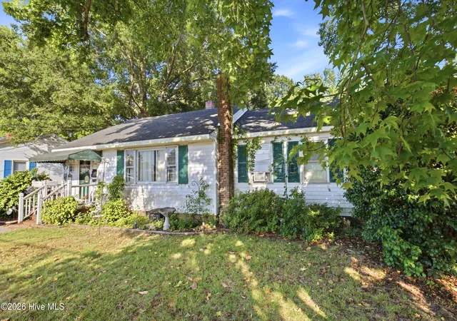 Homes for sale in Ahoskie, NC | 319 Lloyd St S, Ahoskie, NC 27910 | MLS# 100585449