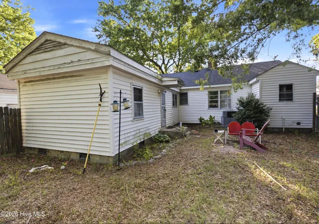 Homes for sale in Ahoskie, NC | 319 Lloyd St S, Ahoskie, NC 27910 | MLS# 100585449