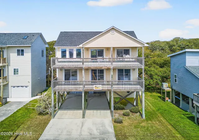 Photo 3 of Single family home for sale at 1125 S Topsail Dr, Surf City, NC 28445 | MLS# 100564791 | Listing updated on 2026-09-27