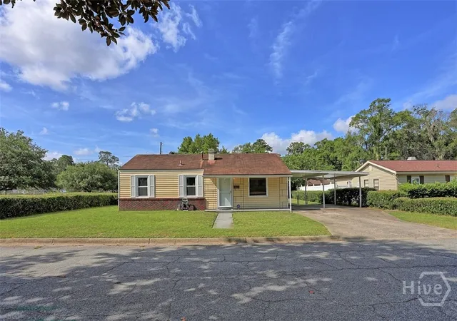 Homes for sale in Savannah, GA | 2221 E 57th St, Savannah, GA 31404 | MLS# SA357654