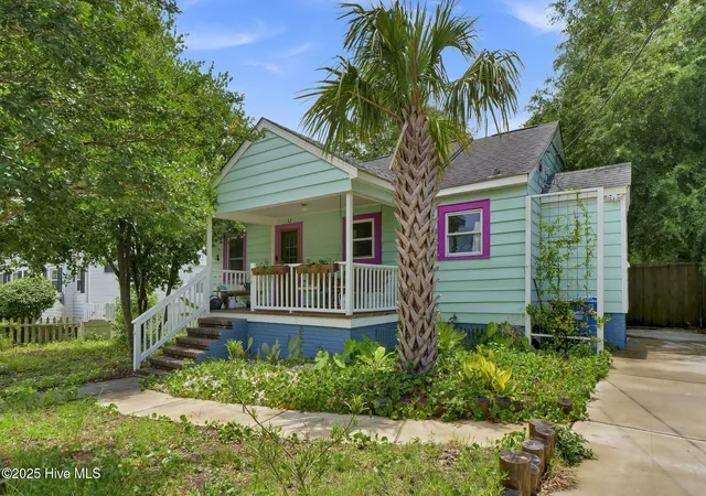 Photo 2 of Single family home for sale at 606 Ivey Cir, Wilmington, NC 28401 | MLS# 100576725 | Listing updated on 2026-09-16