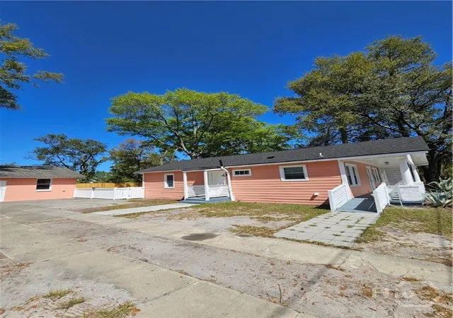 Photo 4 of Single family home for sale at 22 W 59th Street, Savannah, GA 31405 | MLS# SA353870 | Listing updated on 2026-08-24