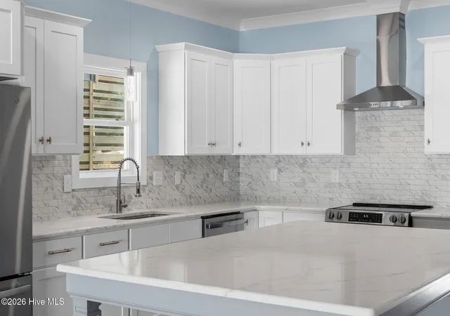 Photo 4 of Single family home for sale at 214 NE 38th Street, Oak Island, NC 28465 | MLS# 100581120 | Listing updated on 2026-09-03