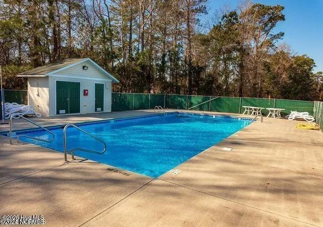 Photo 13 of Single family home for sale at 2127 Royal Pines Dr, New Bern, NC 28560 | MLS# 100559427 | Listing updated on 2026-09-23