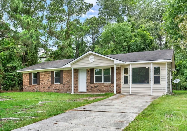 Homes for sale in Pooler, GA | 300 Garden Acres Wy, Pooler, GA 31322 | MLS# SA358230