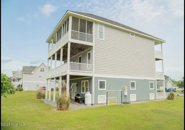 Photo 3 of Single family home for sale at 132 Riverwalk Ln, Jacksonville, NC 28540 | MLS# 100572614 | Listing updated on 2026-08-18