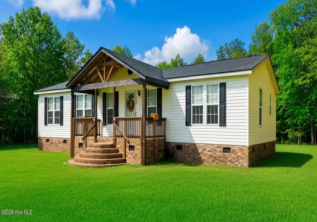 Homes for sale in Whiteville, NC | 688 Georgia Pacific Rd, Whiteville, NC 28472 | MLS# 100546652