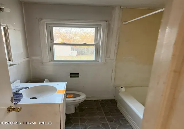 Photo 4 of Single family home for sale at 328 Mulberry St, Reidsville, NC 27320 | MLS# 100555626 | Listing updated on 2026-09-03