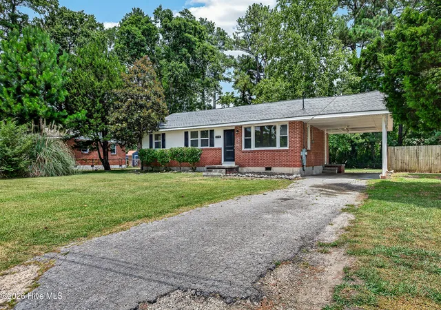 Photo 2 of Single family home for sale at 105 Kitt Dr, Jacksonville, NC 28540 | MLS# 100588013 | Listing updated on 2026-10-16