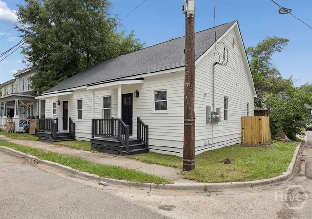 Photo 2 of Single family home for sale at 2203 Harden St, Savannah, GA 31415 | MLS# SA357076 | Listing updated on 2026-09-06