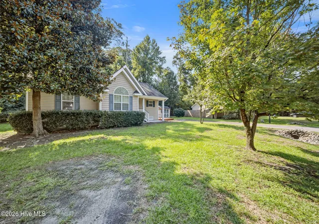 Photo 3 of Single family home for sale at 5705 Highgrove Pl, Wilmington, NC 28409 | MLS# 100596276 | Listing updated on 2026-09-13
